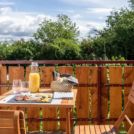 Kapocs Apartmanhaz Borgata