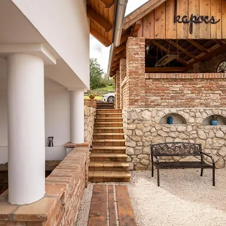 Konukevi Kapocs Apartmanhaz