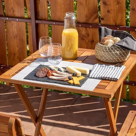 Kapocs Apartmanhaz 4*
