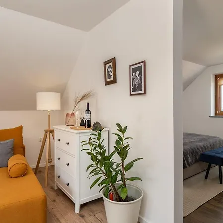 Kapocs Apartmanhaz *