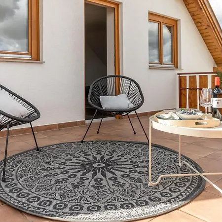 Kapocs Apartmanhaz *