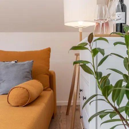 Kapocs Apartmanhaz Guest house *