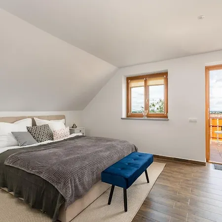 Kapocs Apartmanhaz
