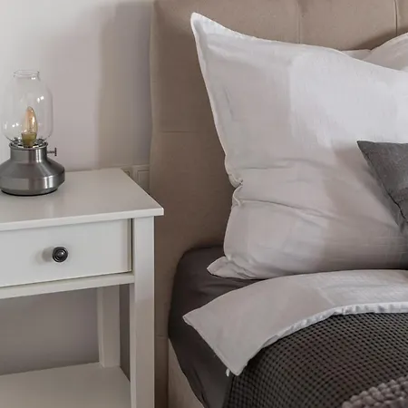Kapocs Apartmanhaz Guest house *