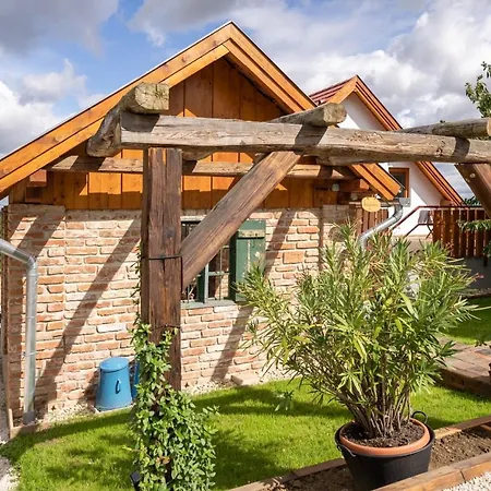 Kapocs Apartmanhaz Guest house