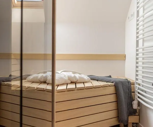 Kapocs Apartmanhaz Guest house